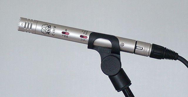 AKG Acoustics 的 C451B 小振膜电容麦克风