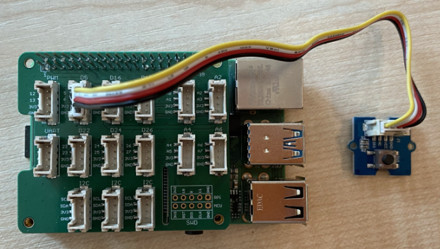 Grove 按钮连接到 D5 插座